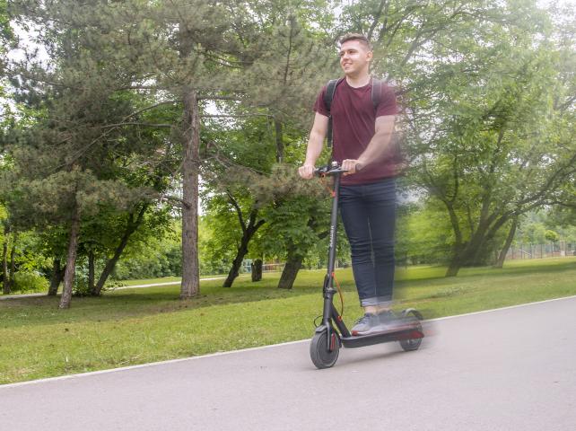 Електрически скутер Raider 8.5" 6 Ah, снимка 2 - Велосипеди