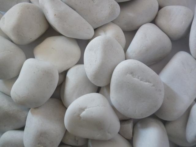 Бял мрамор чипи 32-60мм, 25кг - Градински камъни