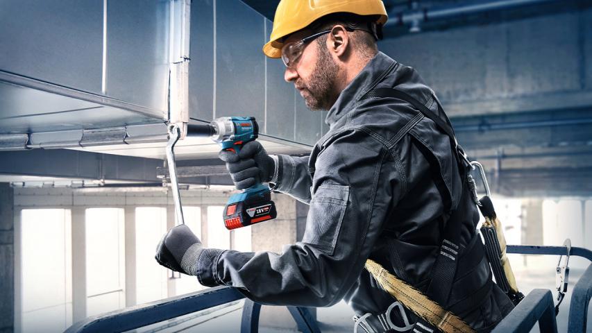 Акумулаторен безчетков ударен гайковерт Bosch Blue GDS 18V-350 Solo, снимка 5 - Акумулаторни гайковерти