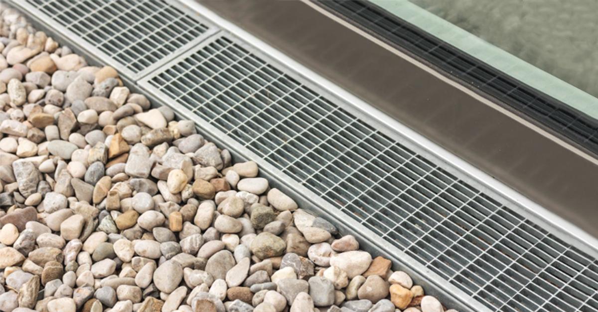 Монтаж на линеен отводнителен канал: лесно и ефективно решение за дома и двора