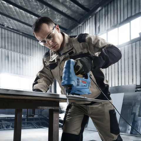 Прободен трион Bosch Blue GST 680, снимка 4 - Кабелни прободни триони