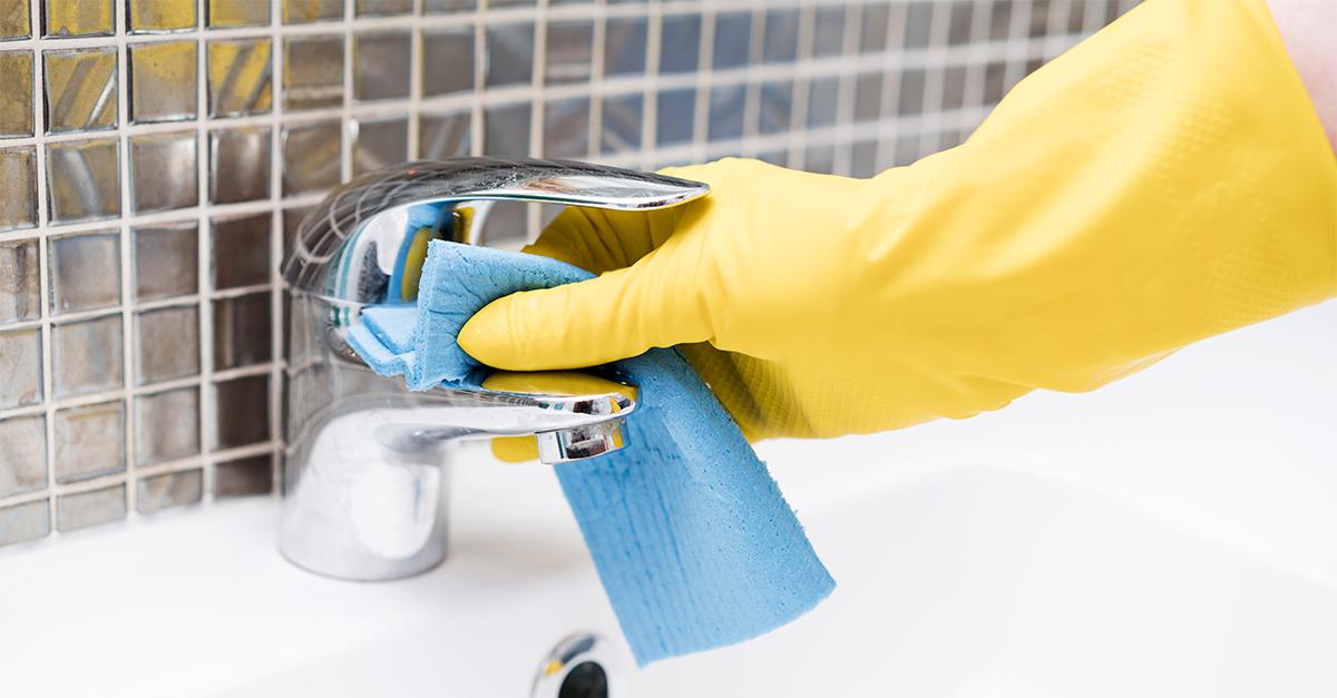 Почистване на банята без усилие: Как бързо да премахнете варовик, мухъл и петна?