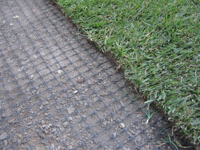 Предпазна мрежа против къртици Rossima 30g/m2,1 x 50 м, снимка 2 - Мрежи