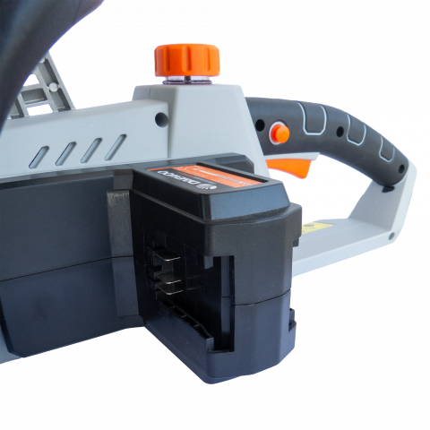 Акумулаторен верижен трион Daewoo UNI-BAT 20V Li-ion, снимка 2 - Верижни триони