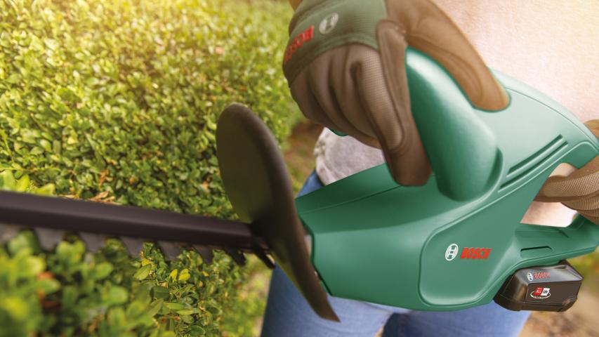 Акумулаторен храсторез BOSCH EasyHedgeCut 18-45 (Solo), снимка 6 - Акумулаторни храсторези