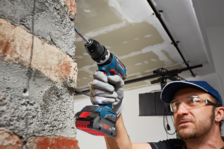 Стартов сет Bosch 2 батерии ProCORE 18V 4Ah + зарядно GAL 1880 CV PROFESSIONAL, снимка 5 - Батерии и зарядни устройства