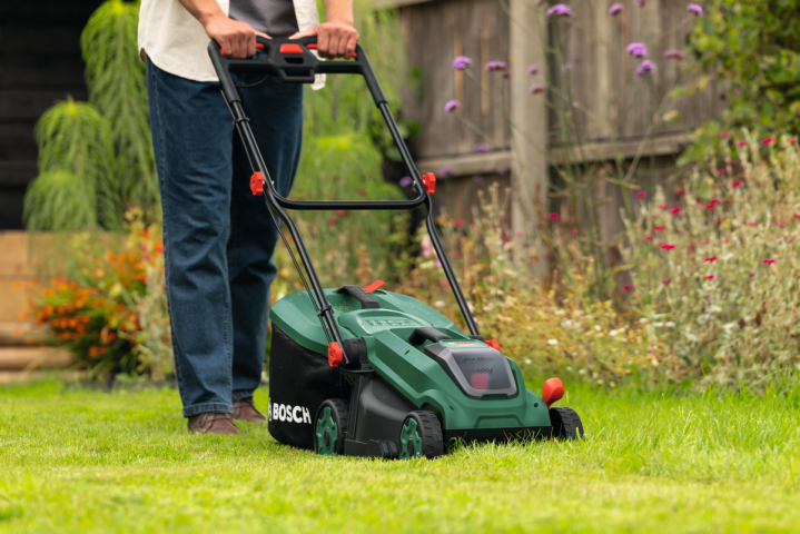 Акумулаторна косачка Bosch Rotak 18V-34, снимка 3 - Косачки