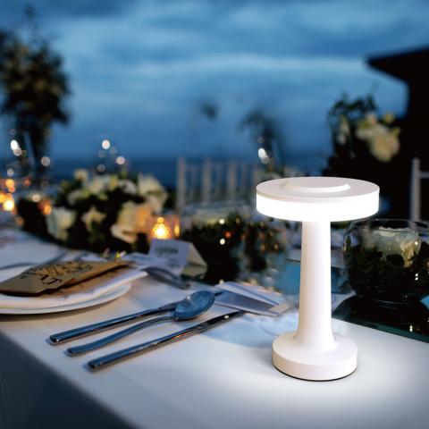 LED настолна лампа JULIE бяла 3000K-4000K-6400K, снимка 2 - Настолни лампи