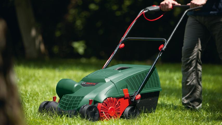 Електрически аератор Bosch UniversalRake 900, снимка 2 - Аератори, култиватори