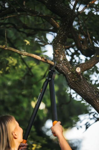 Ножица за клони Fiskars Power Gear, снимка 4 - Други градински ножици