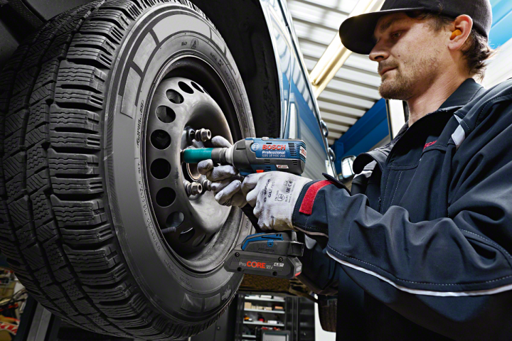 Стартов сет Bosch 2 батерии ProCORE 18V 4Ah + зарядно GAL 1880 CV PROFESSIONAL, снимка 4 - Батерии и зарядни устройства