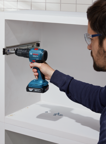 Акумулаторен винтоверт BOSCH GSB 185 Solo Professional, снимка 4 - Акумулаторни винтоверти