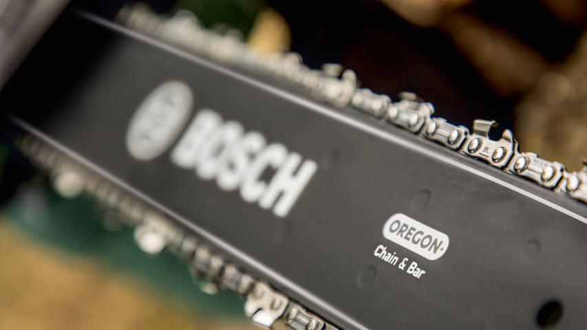 Електрически верижен трион Bosch UniversalChain 40, снимка 2 - Триони