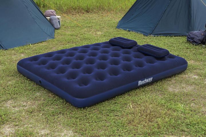 Надуваем матрак Bestway 203х152х22 см, снимка 2 - Шалтета и матраци