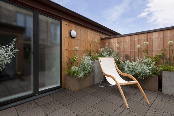 Декинг плочка WPC 30х30cm Тегло 1.60kg Цвят Кафе, снимка 3 - Дървени плочки