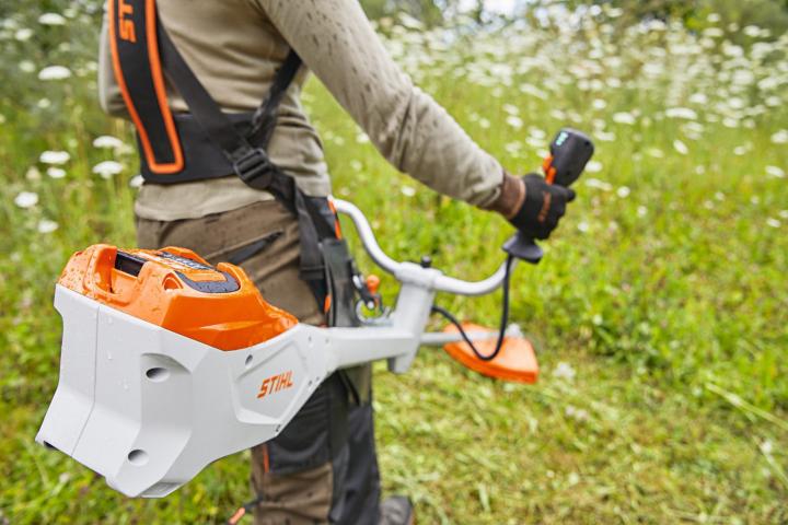 Акумулаторна коса Stihl FSA 135, снимка 4 - Тримери и коси