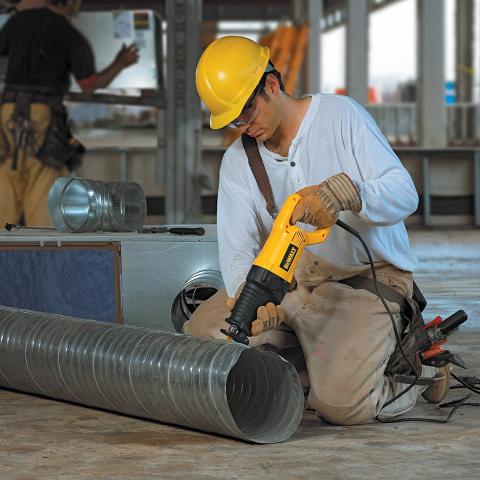 Саблен трион DeWalt DW310K, снимка 3 - Кабелни саблени триони