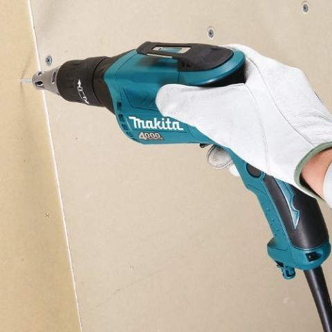 Електрически винтоверт за гипскартон Makita FS4000, снимка 2 - Винтоверти за гипсокартон