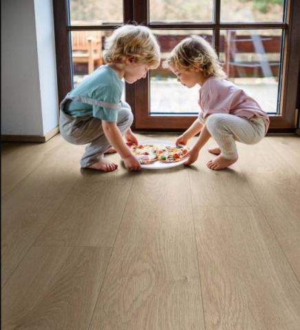 Ламинат 10 мм 4V Kronostep Дъб Еврос 33/AC5 K406, снимка 2 - Ламиниран паркет