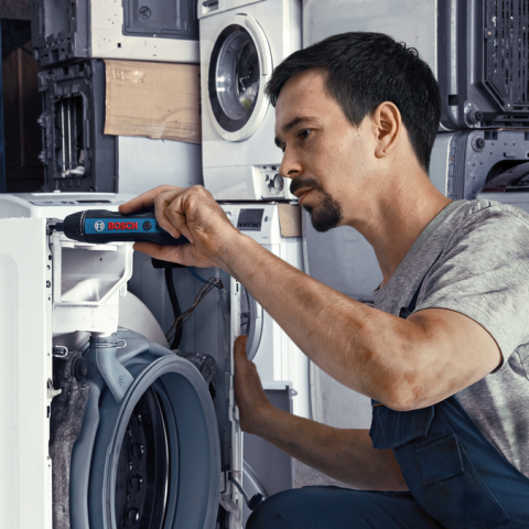 Акумулаторна отвертка BOSCH GO Professional, снимка 7 - Акумулаторни отвертки