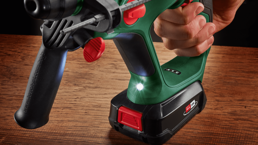Акумулаторен перфоратор BOSCH UNIVERSALHAMMER 18V СОЛО, снимка 5 - Акумулаторни перфоратори