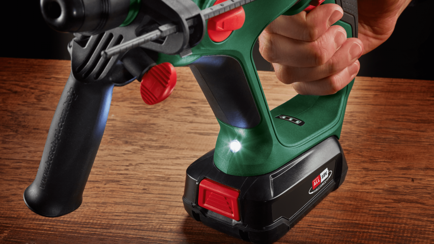 Акумулаторен перфоратор BOSCH UNIVERSALHAMMER 18V Solo, снимка 5 - Акумулаторни перфоратори