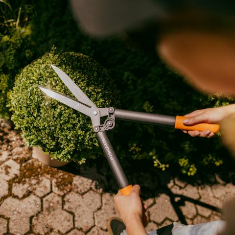 Ножица за храсти Fiskars PowerLever HS52, снимка 3 - Ножици за храсти