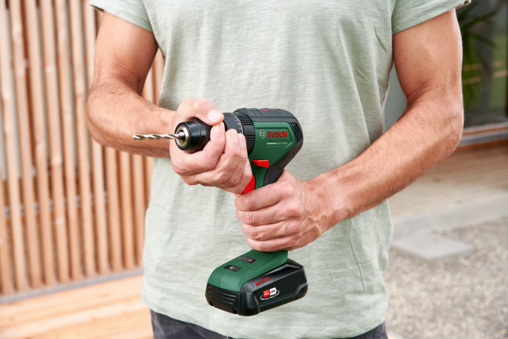 Акумулаторен ударен винтоверт Bosch UniversalImpact 18V-60, снимка 3 - Акумулаторни винтоверти