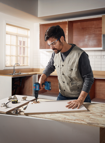 Акумулаторен винтоверт Bosch Blue GSB 185-LI Solo, снимка 5 - Акумулаторни винтоверти