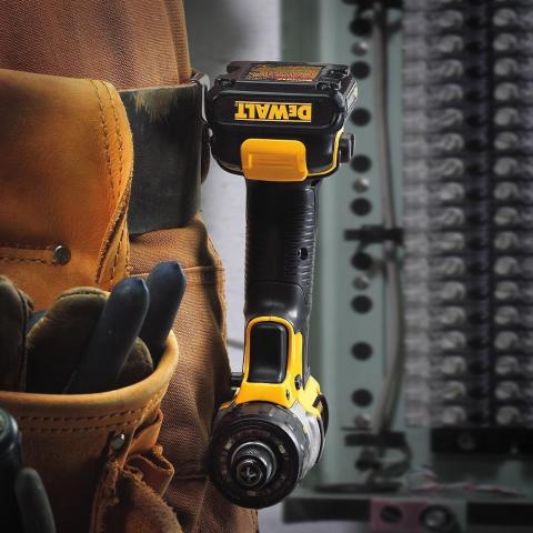 Акумулаторен винтоверт DeWalt DCF610S2, снимка 2 - Електроинструменти