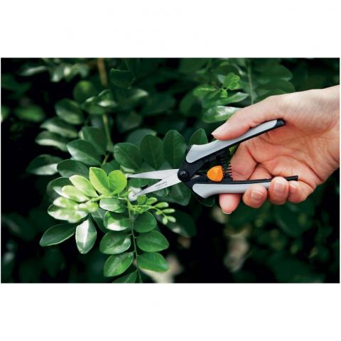 Телескопична резачка за клони Fiskars UP86 02440859 на топ цена — Home ...