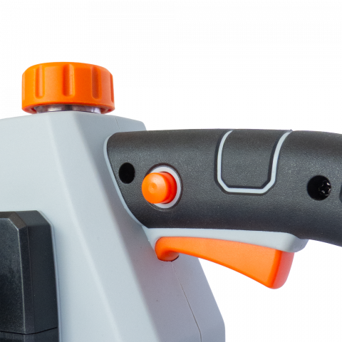 Акумулаторен верижен трион Daewoo UNI-BAT 20V Li-ion, снимка 4 - Верижни триони