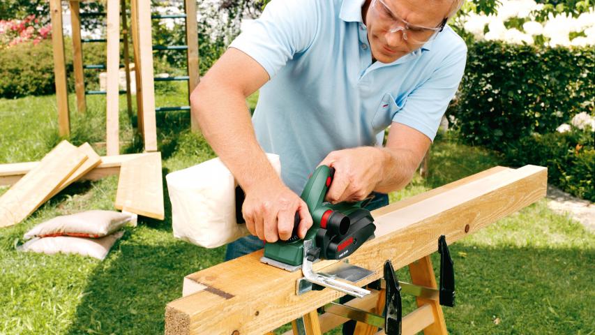 Акумулаторен ръчен циркуляр Bosch PKS 18V Solo, снимка 2 - Акумулаторни ръчни циркуляри