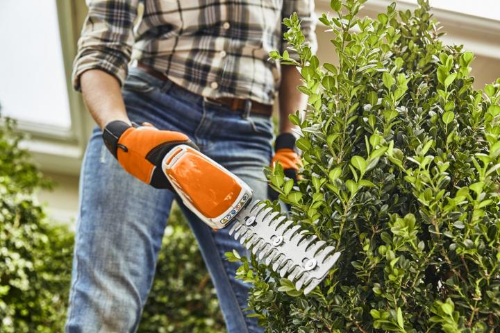 Акумулаторна ножица за храсти Stihl HSA 26, снимка 4 - Акумулаторни градински инструменти