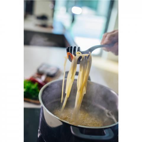 Лъжица за спагети Fiskars Functional Form, снимка 3 - Аксесоари за готвене