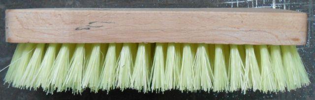 Четка с дървена дръжка за килим - Четки