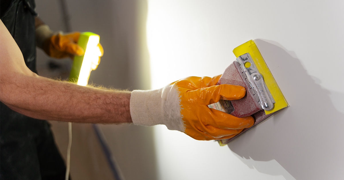 Шкурене на стена